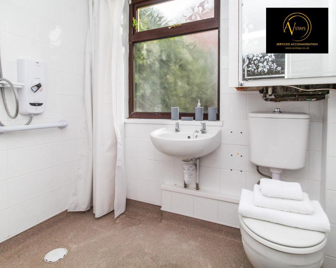 Modern House By Av Stays Short Lets & Serviced Accommodation St Helens St Helens  Zewnętrze zdjęcie